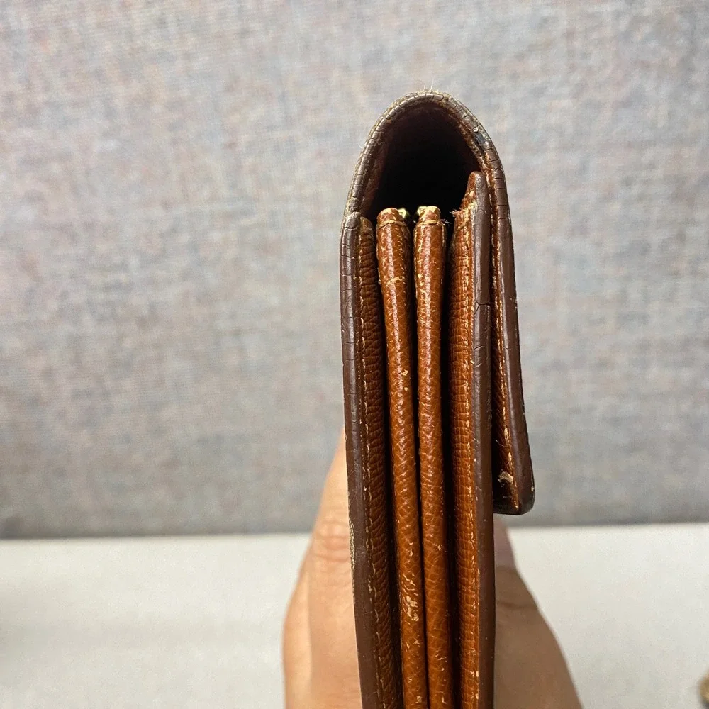 Louis Vuitton organizing satisfying